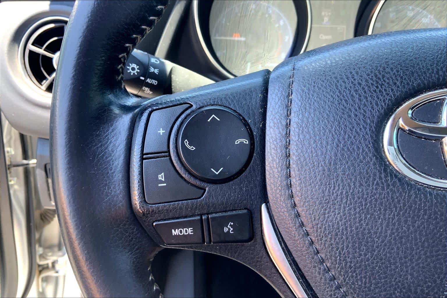 Used 2018 Toyota Corolla iM FWD image 24