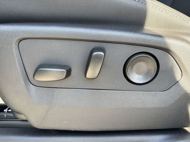 New 2026 GMC Sierra 3500 SLT w/ SLT Premium Package AWD/4WD image 12