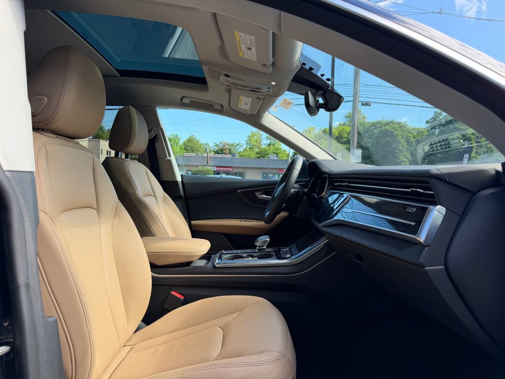 Used 2024 Audi Q8 Premium AWD/4WD image 15