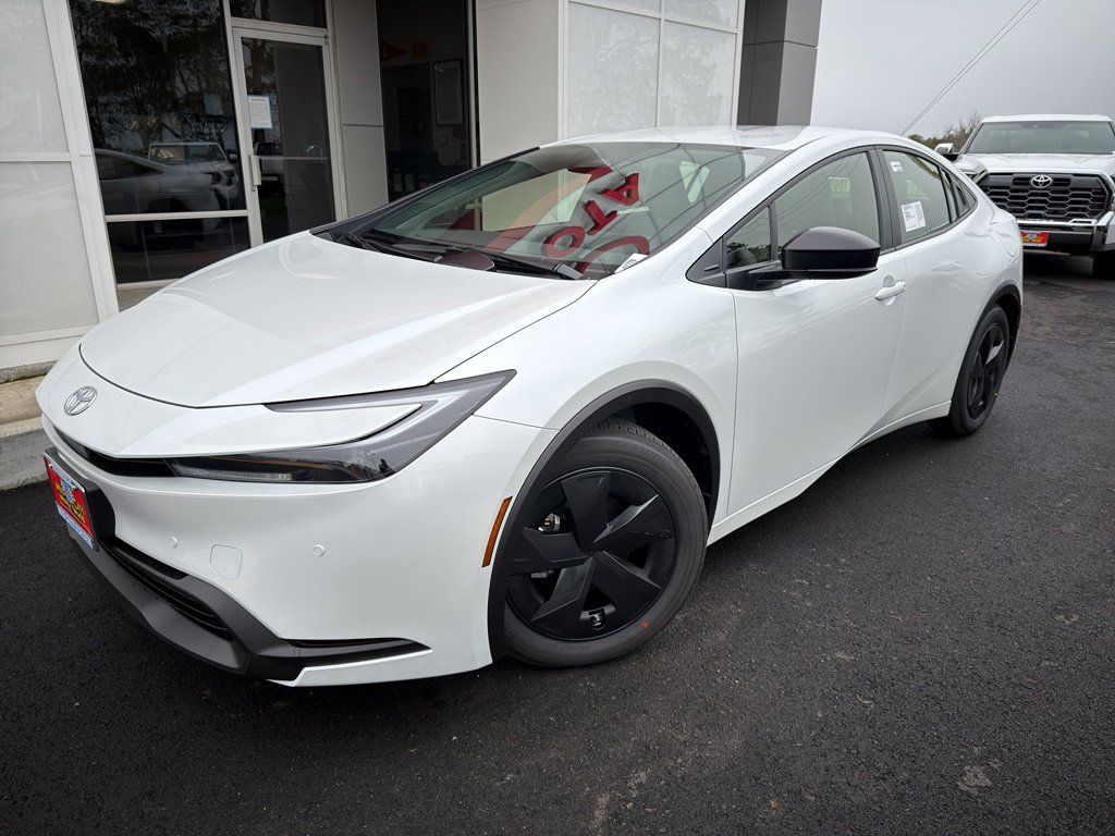 New 2026 Toyota Prius LE image 3