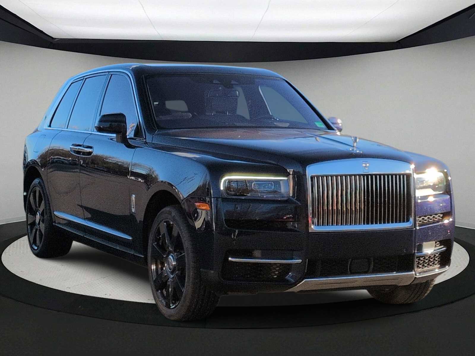 Used 2022 Rolls-Royce Cullinan image 2