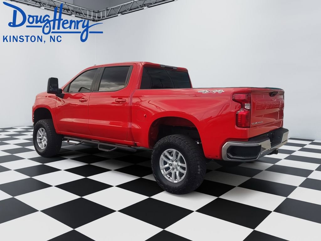 Used 2019 Chevrolet Silverado 1500 LT AWD/4WD image 3