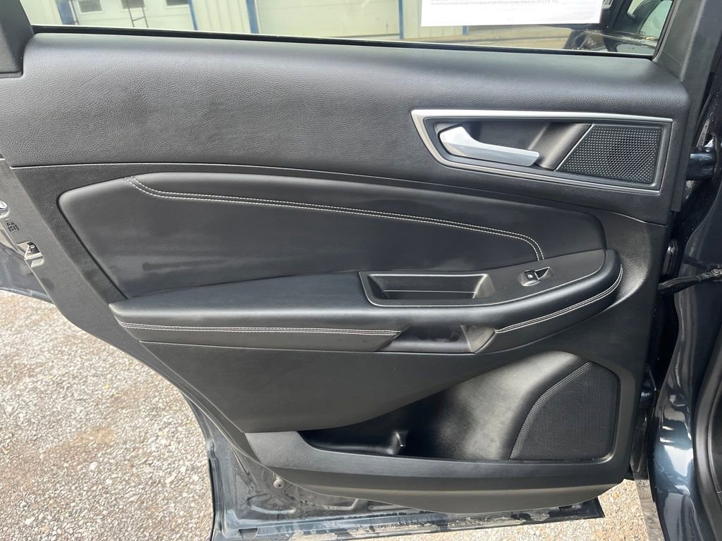 Used 2024 Ford Edge Titanium image 30