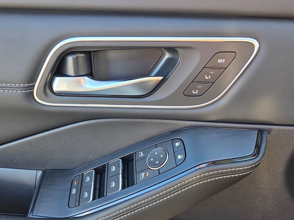 New 2026 Nissan Rogue Platinum image 30