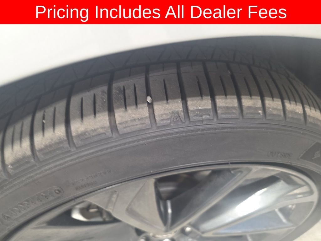 Used 2025 Toyota Corolla SE FWD image 4