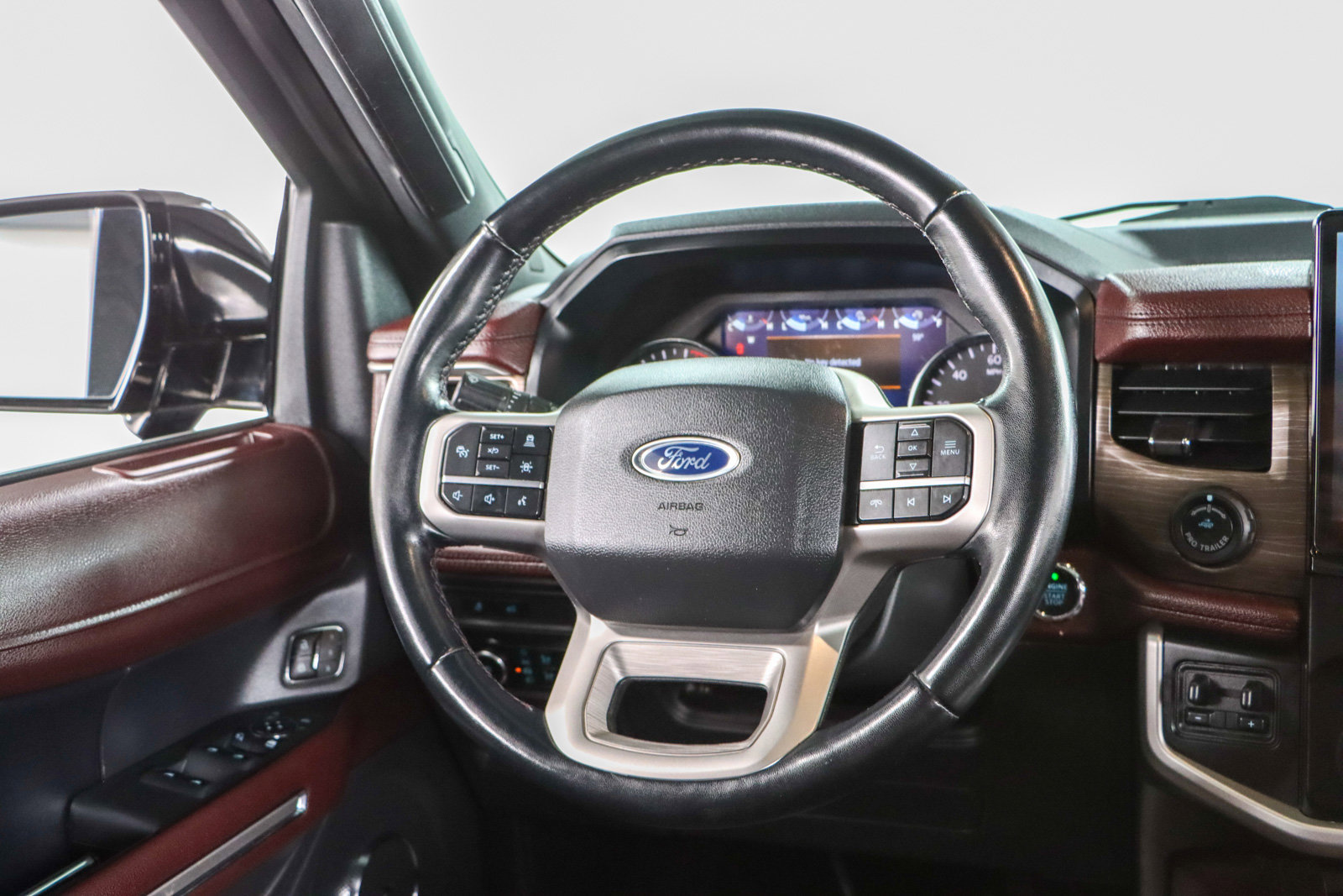 Used 2023 Ford Expedition Max Limited AWD/4WD image 13