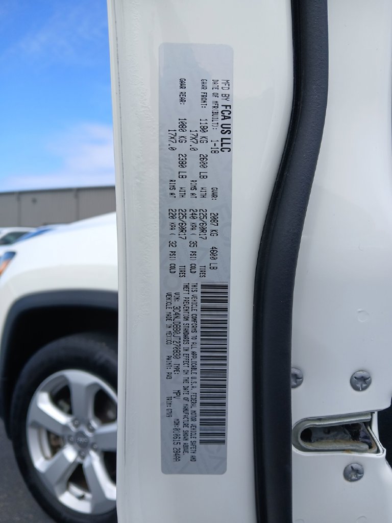 Used 2018 Jeep Compass Latitude w/ Cold Weather Group AWD/4WD image 29
