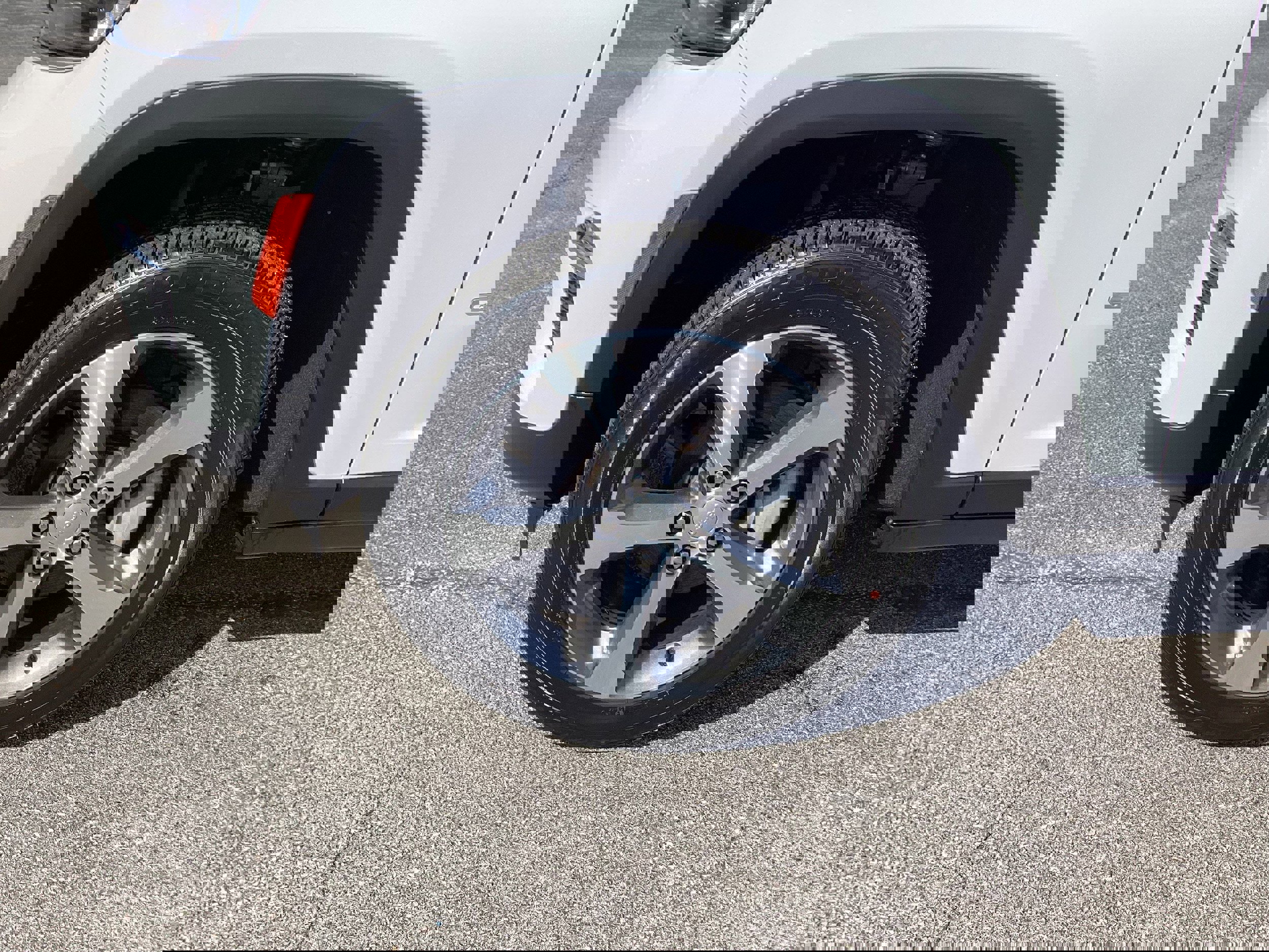 Used 2024 Jeep Grand Cherokee Limited image 9