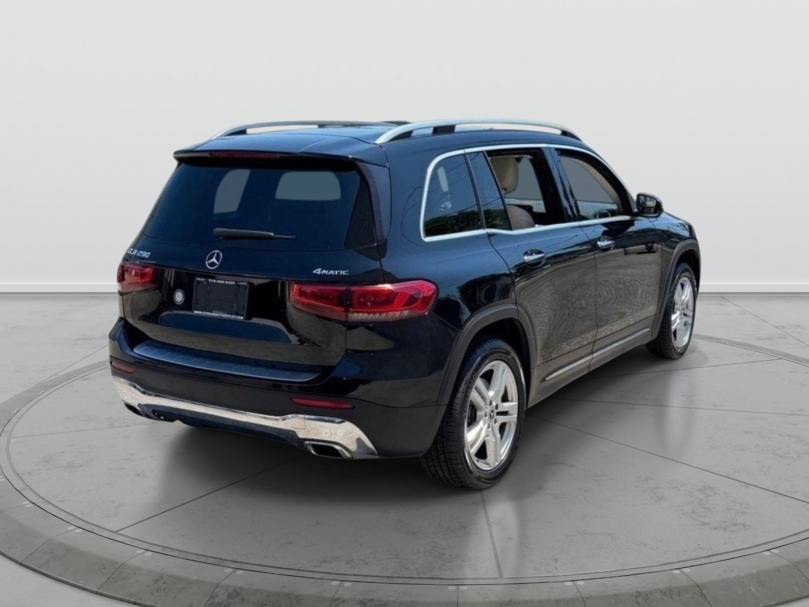 Used 2022 Mercedes-Benz GLB 250 4MATIC image 8