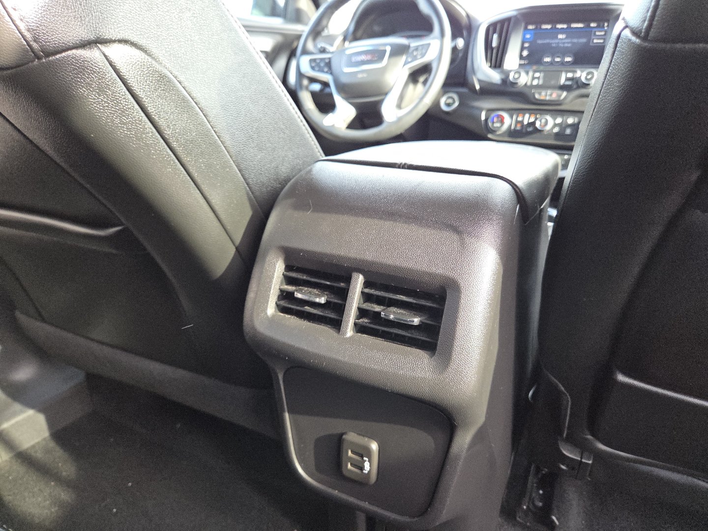 Used 2024 GMC Terrain SLT w/ Tech Package FWD image 24