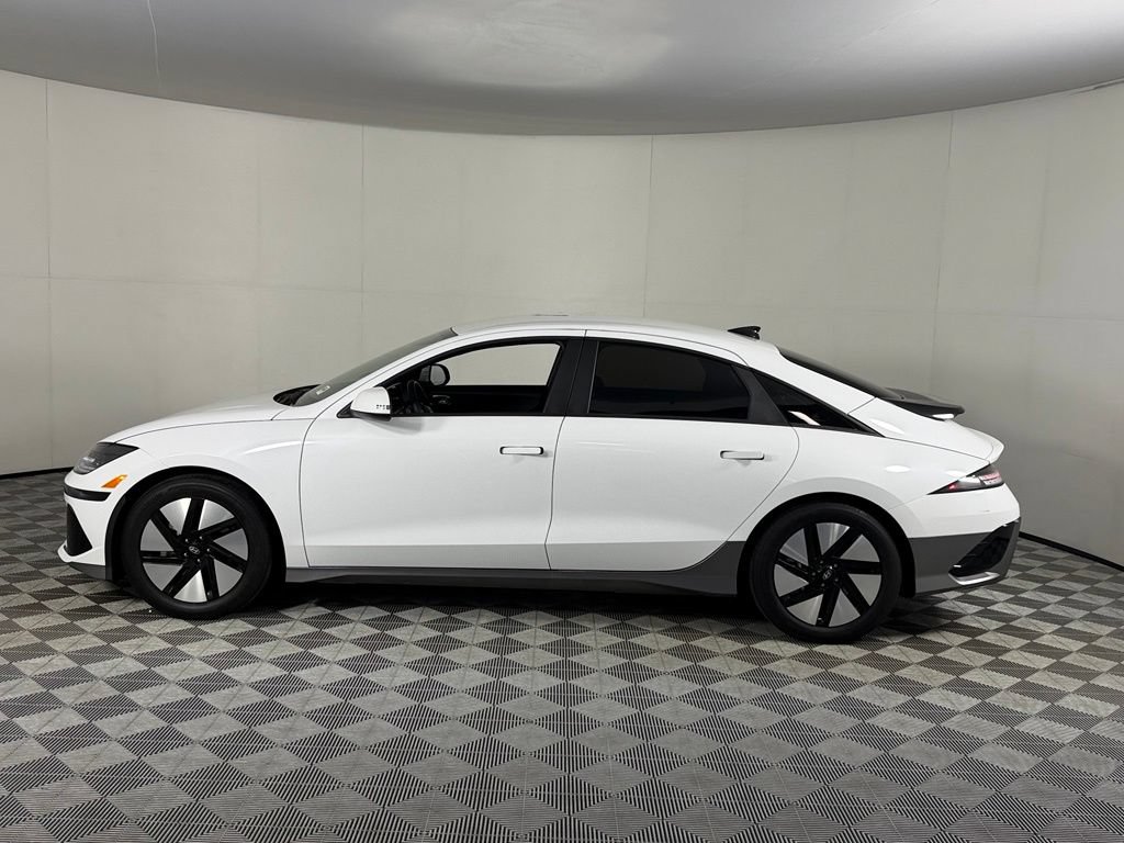Used 2025 Hyundai Ioniq 6 SE RWD image 11