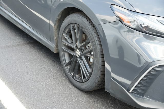 Used 2025 Toyota Camry SE FWD image 2