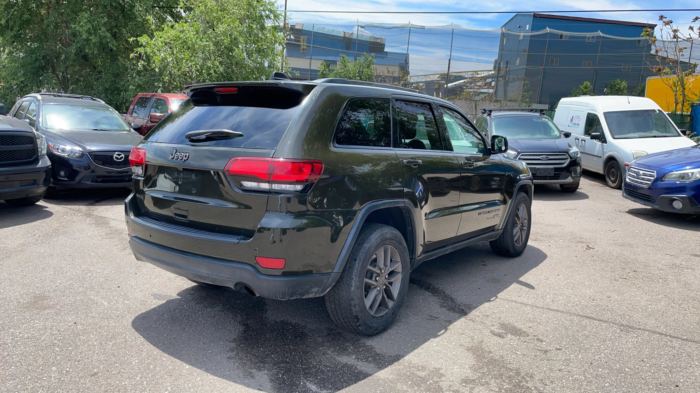 Used 2016 Jeep Grand Cherokee Laredo 75th Anniversary AWD/4WD image 6