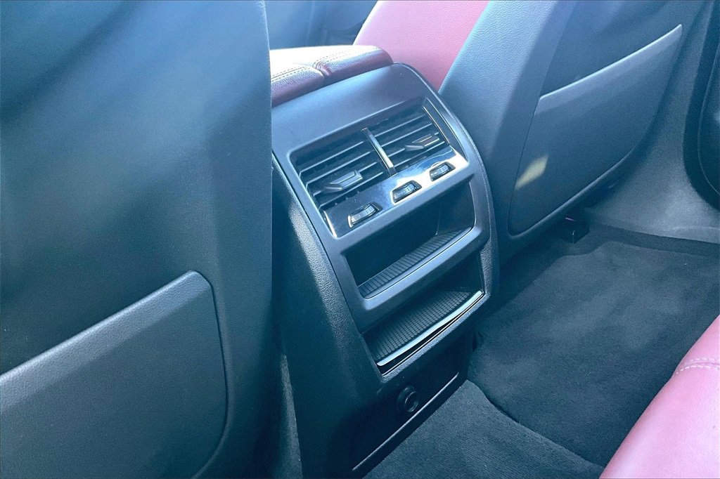 Used 2022 BMW X6 xDrive40i w/ M Sport Package image 24