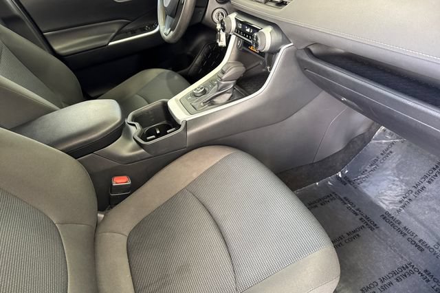 Used 2023 Toyota RAV4 LE AWD/4WD image 18
