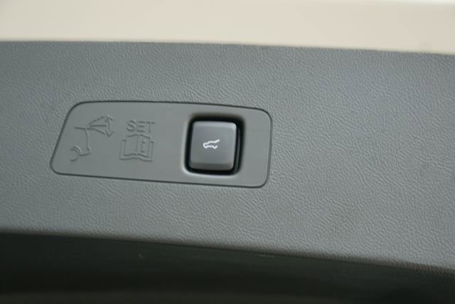 Used 2024 Lincoln Corsair Reserve w/ Equipment Group 201A FWD image 32