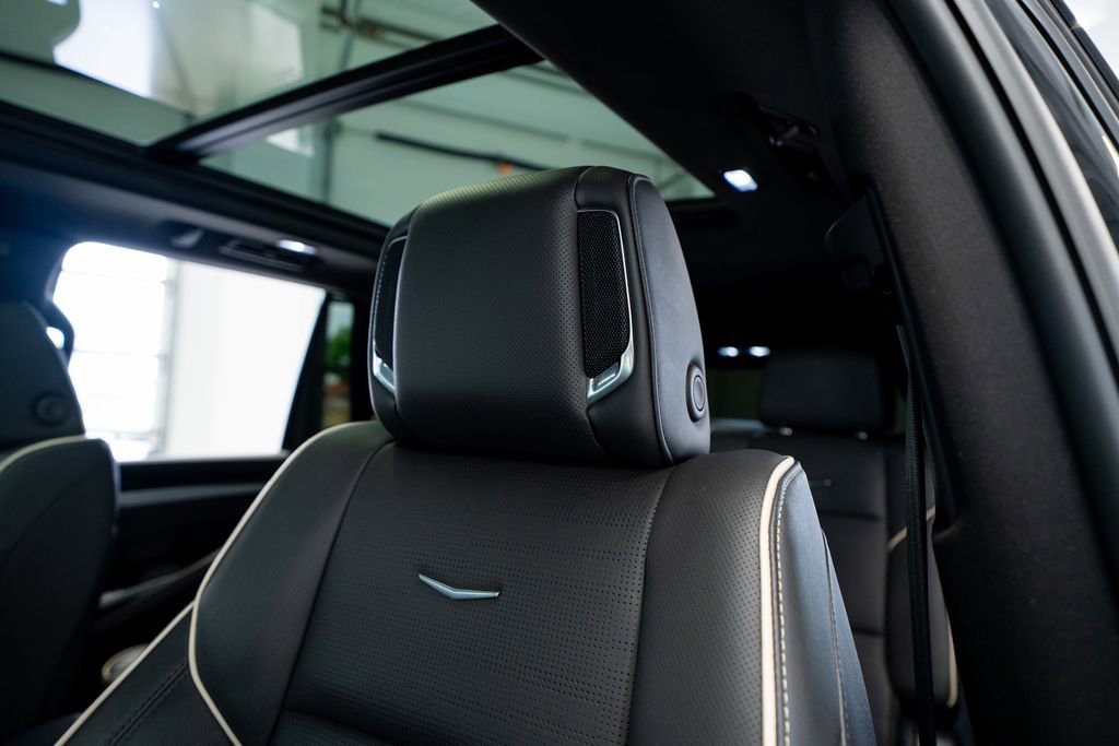 Used 2025 Cadillac Escalade Premium Luxury w/ LPO, Floor Liner Package RWD image 34