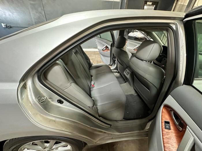 Used 2011 Toyota Camry XLE w/ XLE Extra-Value Pkg #1 FWD image 26