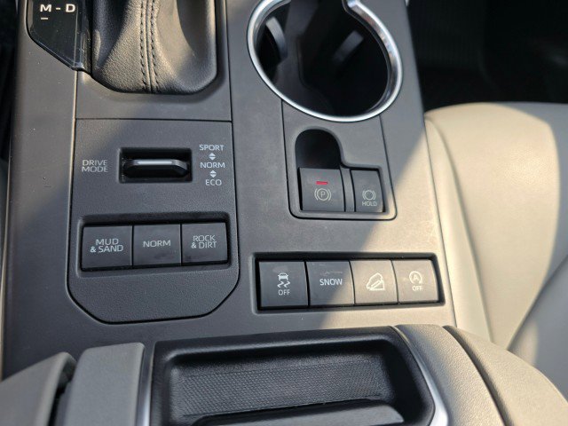 Used 2021 Toyota Highlander XLE image 32