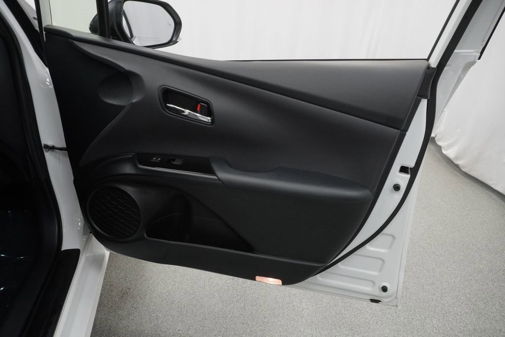 Used 2022 Toyota Prius FWD image 45