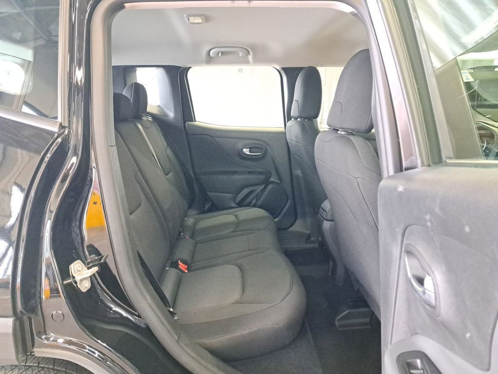 Used 2022 Jeep Renegade Sport image 16