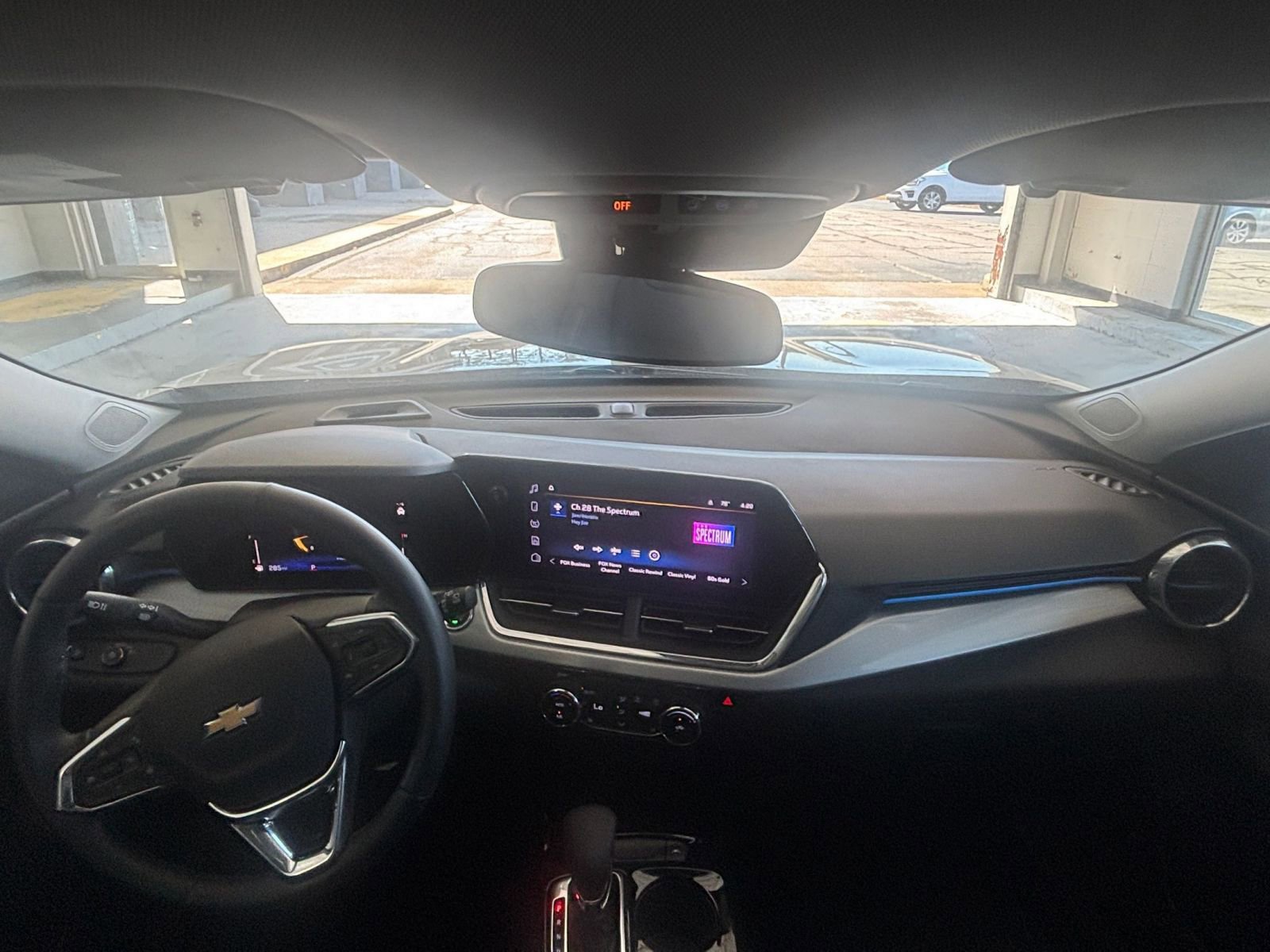 Used 2025 Chevrolet Trax LT w/ LT Convenience Package FWD image 33