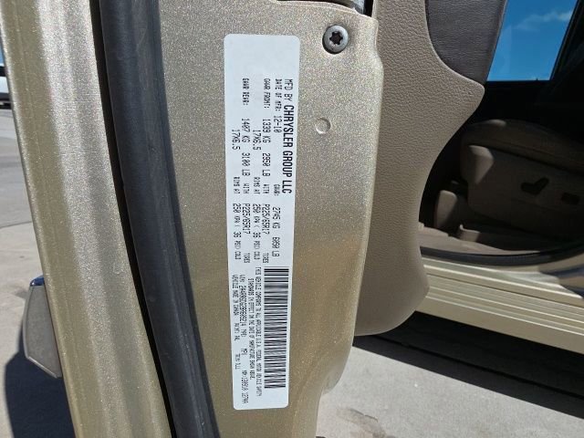 Used 2011 Chrysler Town & Country Limited image 32