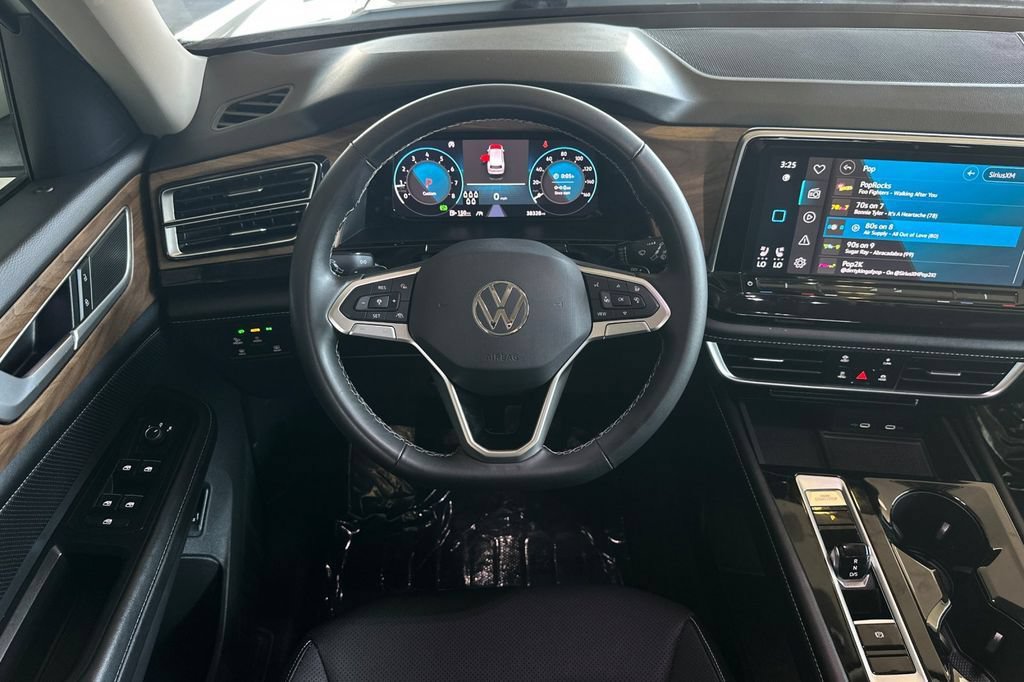 Used 2024 Volkswagen Atlas SE AWD/4WD image 15
