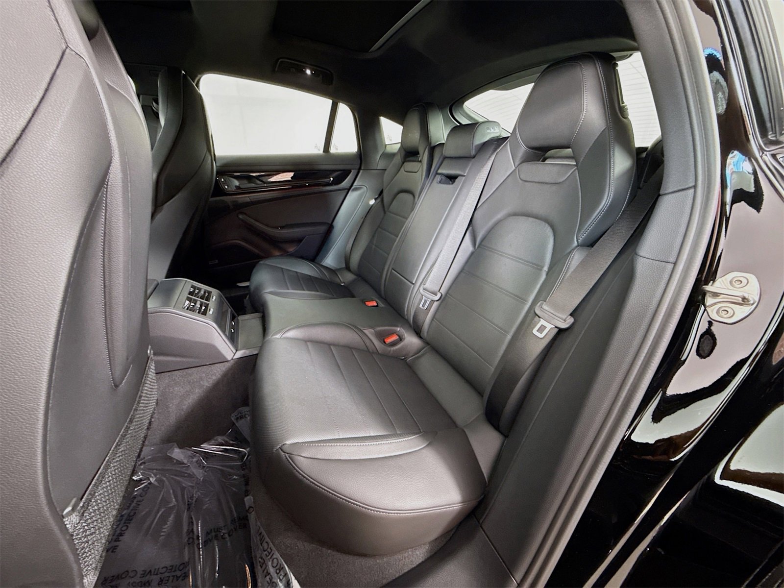Certified 2025 Porsche Panamera image 17