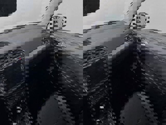 Used 2021 Volkswagen Tiguan SE image 22