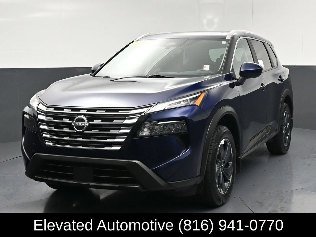 Used 2024 Nissan Rogue SV w/ SV Premium Package AWD/4WD image 3