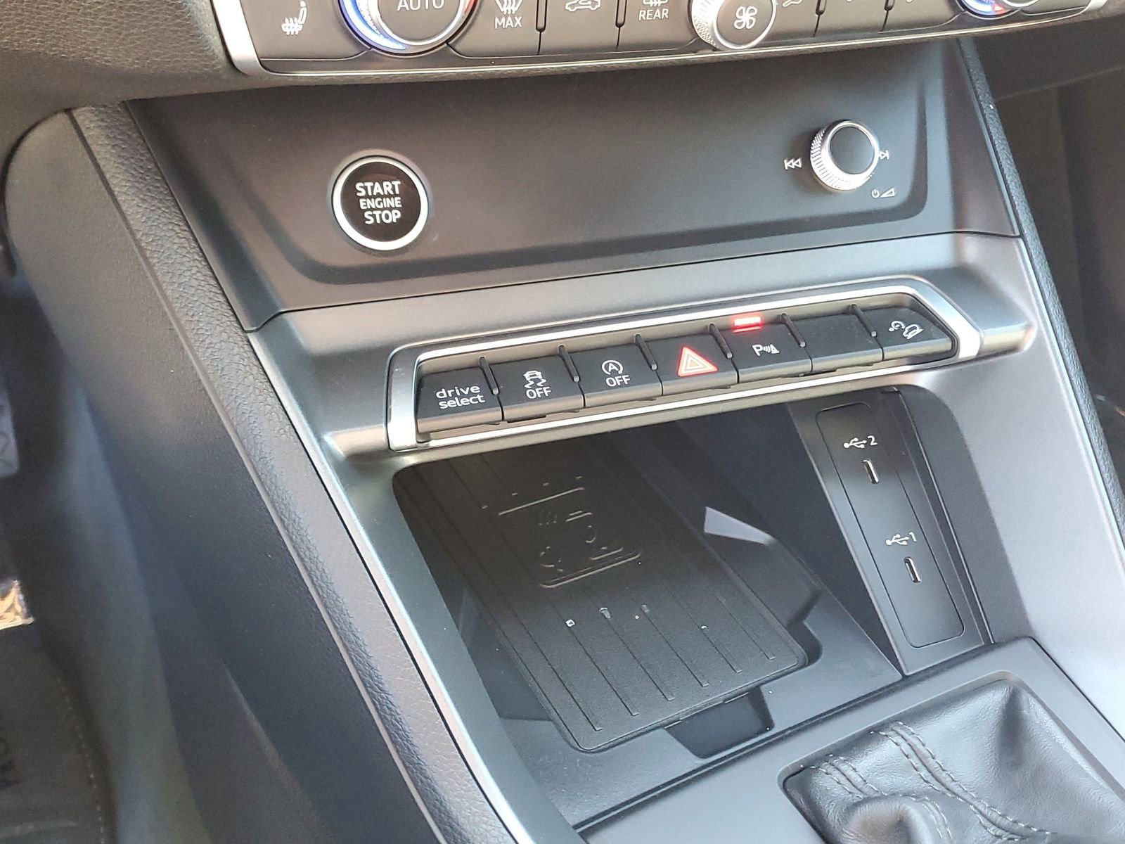 Used 2025 Audi Q3 2.0T Premium w/ Convenience Package image 31