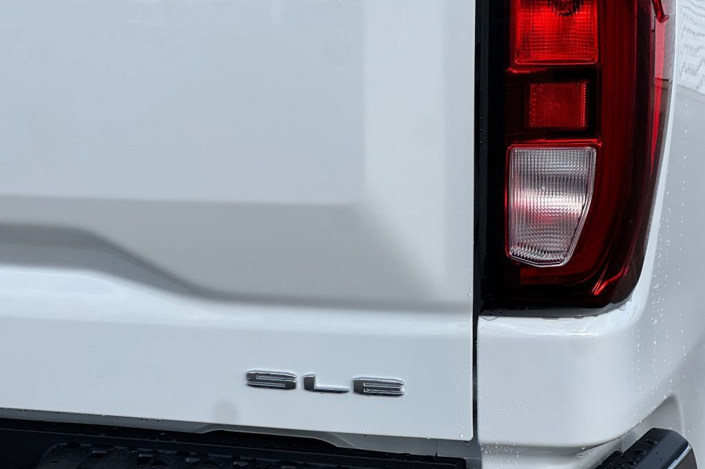 New 2026 GMC Sierra 1500 SLE image 21