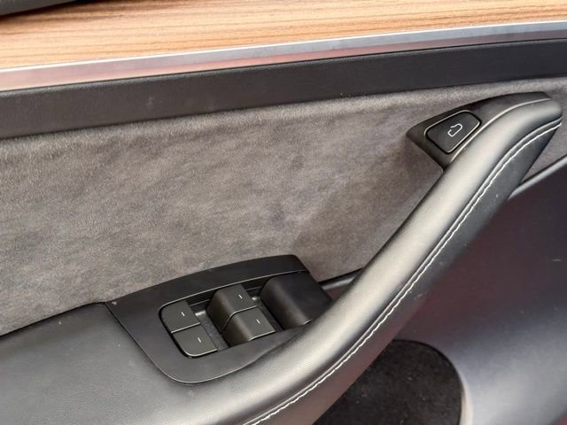 Used 2024 Tesla Model Y Long Range image 15