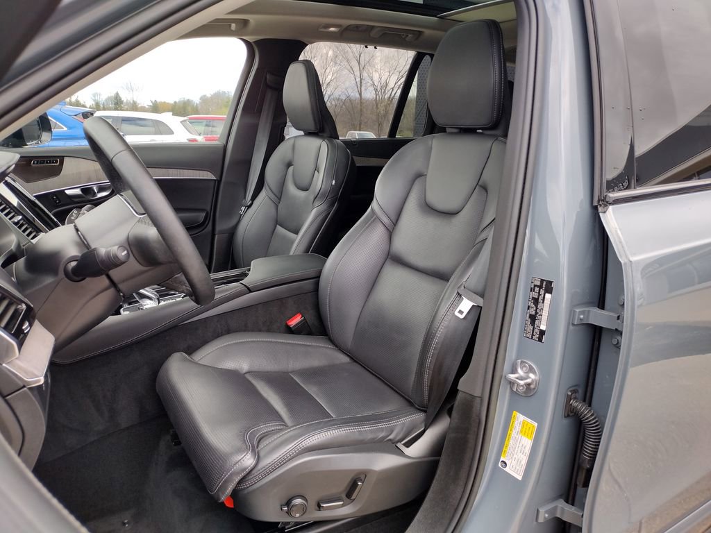 Used 2023 Volvo XC90 T8 Ultimate AWD/4WD image 2