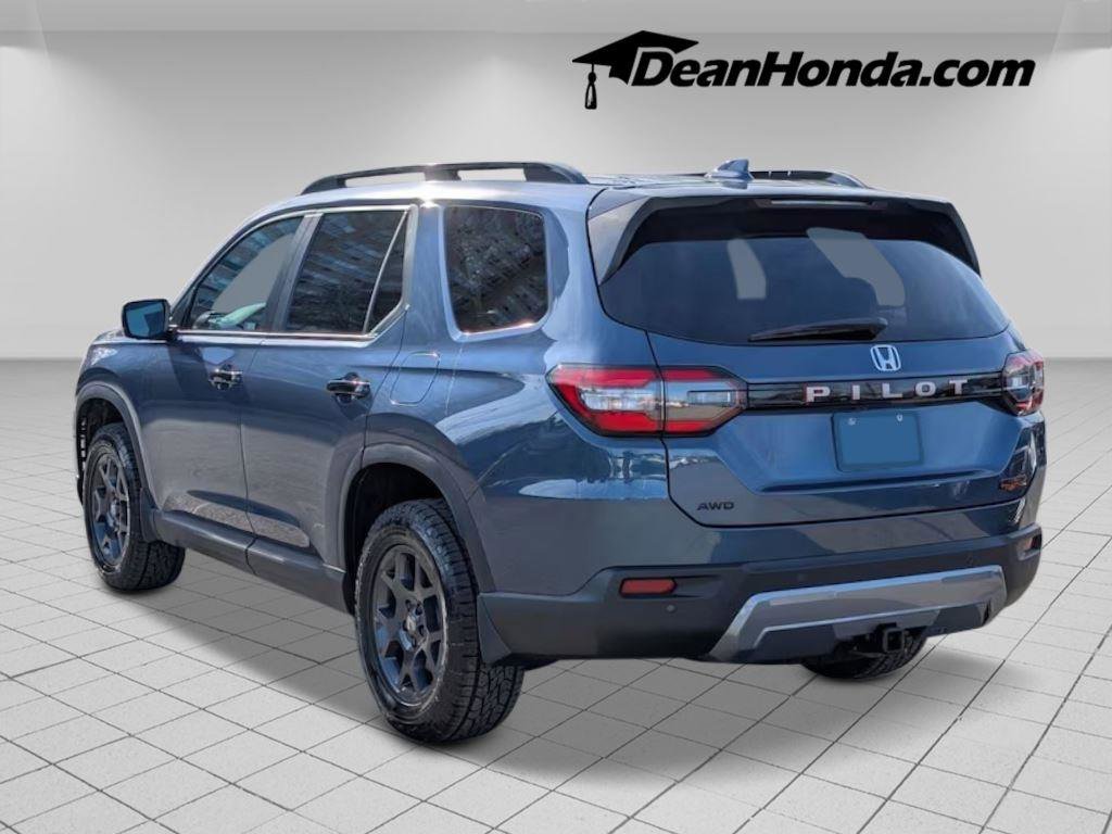 New 2026 Honda Pilot TrailSport image 3