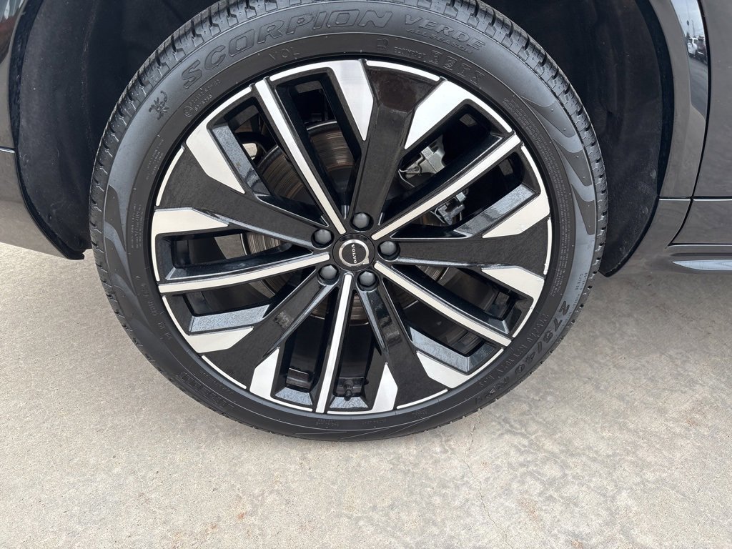 Certified 2025 Volvo XC90 B6 Plus image 15