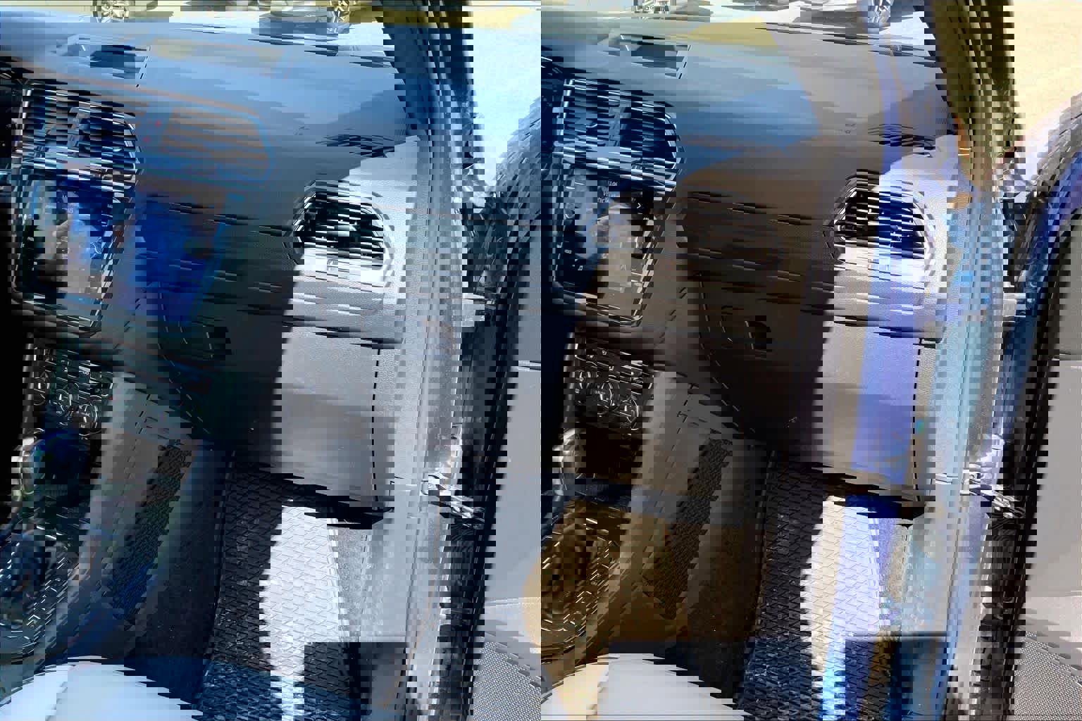 Used 2020 Volkswagen Tiguan SEL Premium R-Line w/ 3rd Row Seat Package image 19