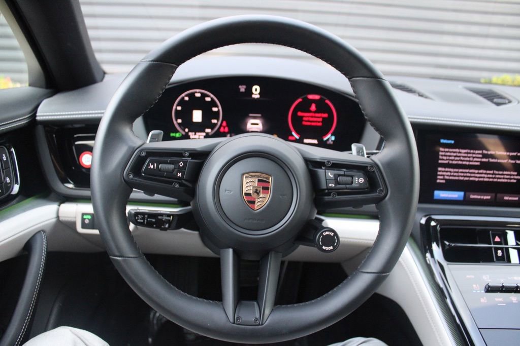 Certified 2025 Porsche Panamera image 21