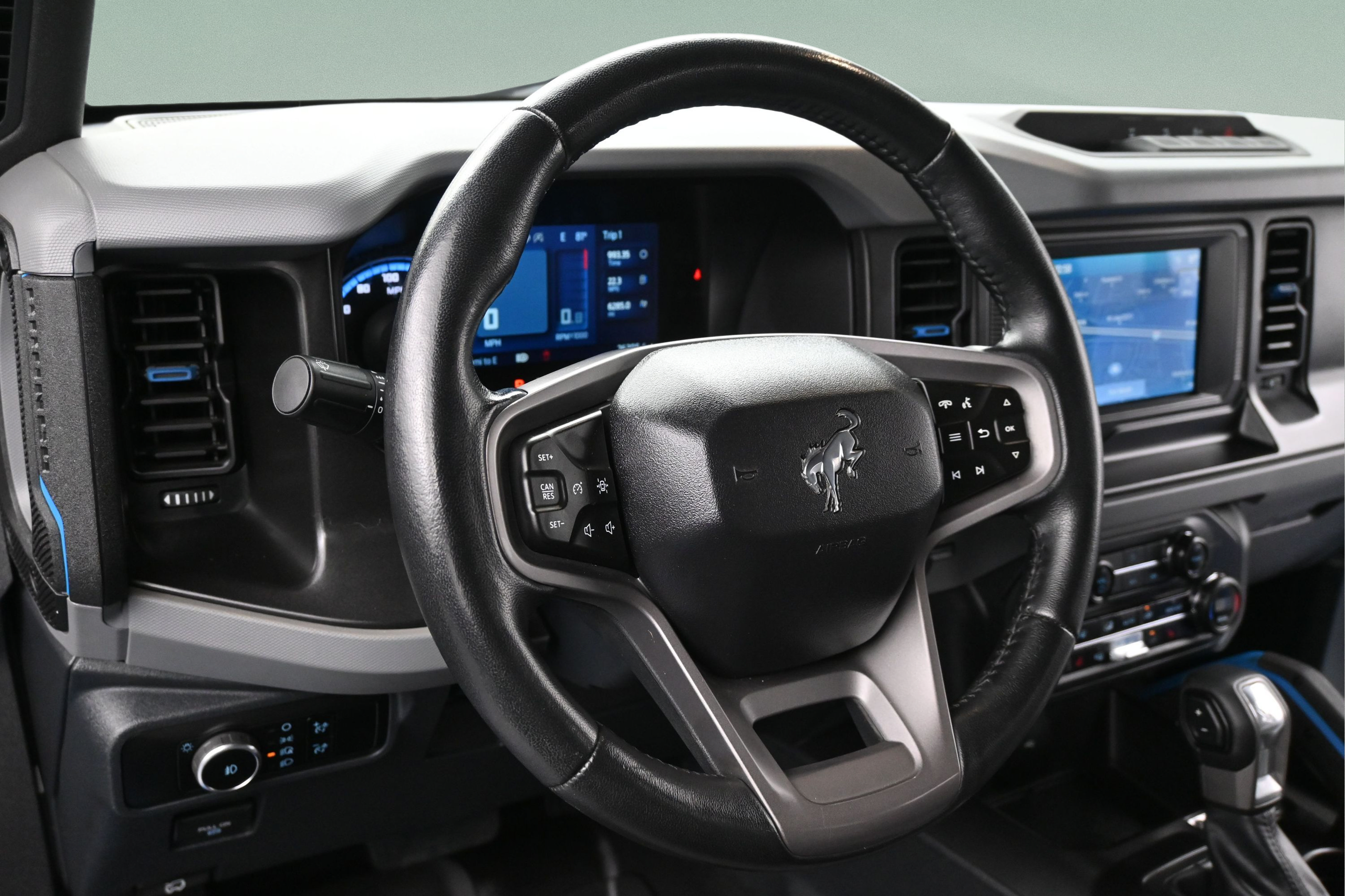 Used 2023 Ford Bronco Black Diamond AWD/4WD image 13