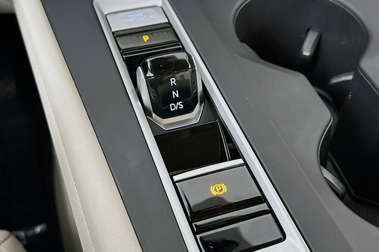 Used 2024 Volkswagen Atlas SE image 7