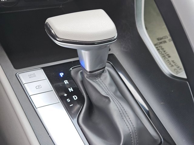 Used 2025 Hyundai Elantra SE FWD image 14