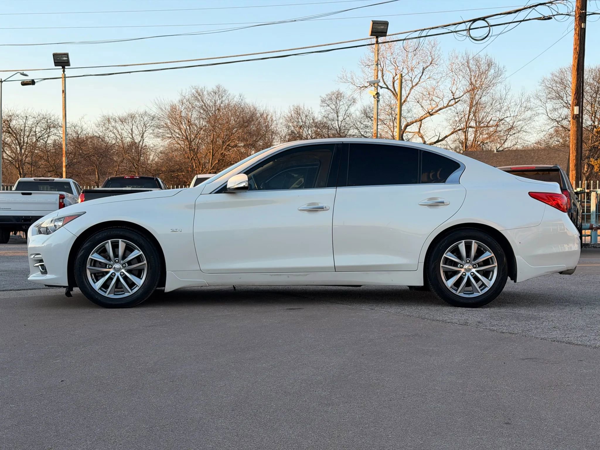 Used 2016 INFINITI Q50 Premium w/ 2.0T Premium Plus Package RWD image 6