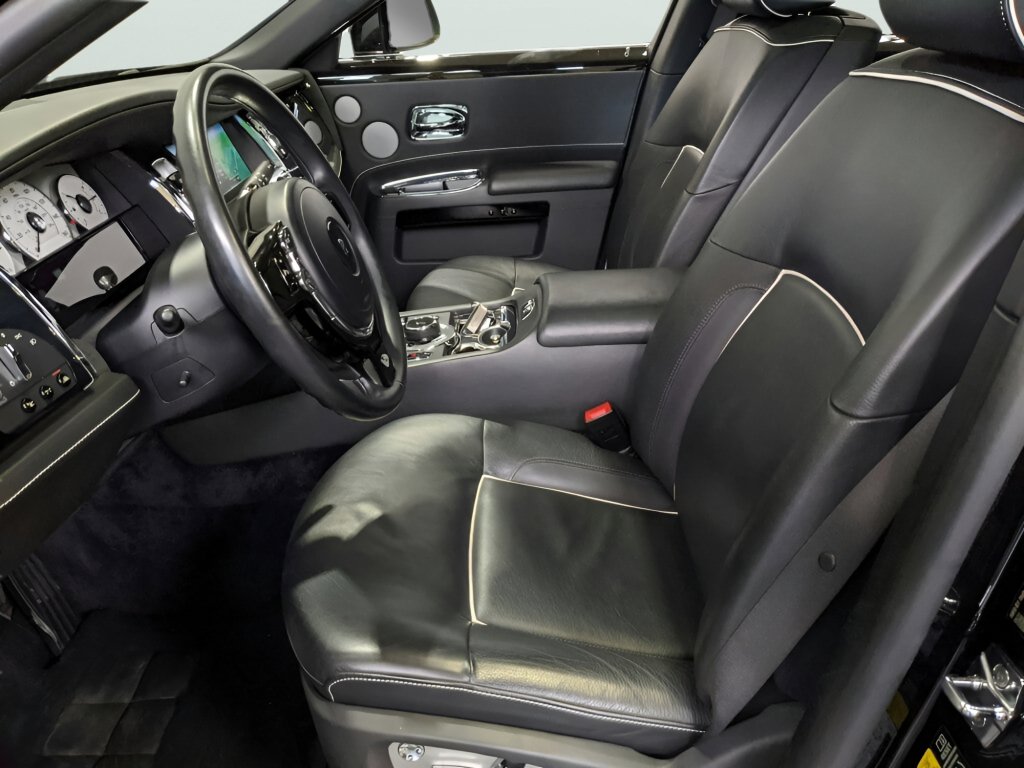 Used 2014 Rolls-Royce Ghost image 28