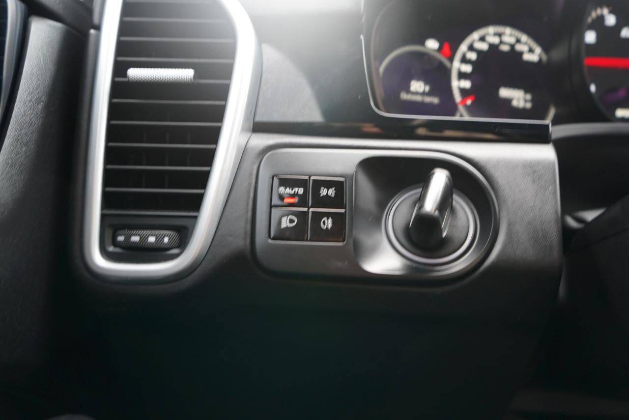 Used 2021 Porsche Cayenne Turbo image 31