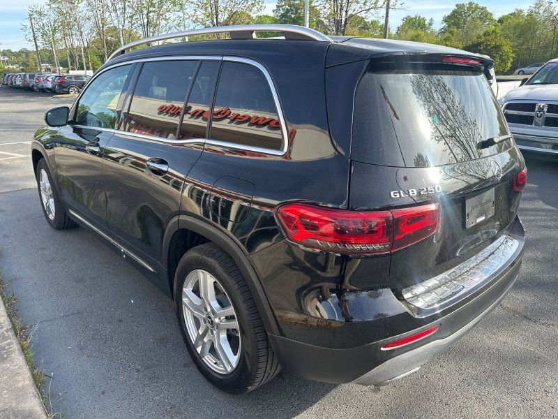 Used 2020 Mercedes-Benz GLB 250 image 4