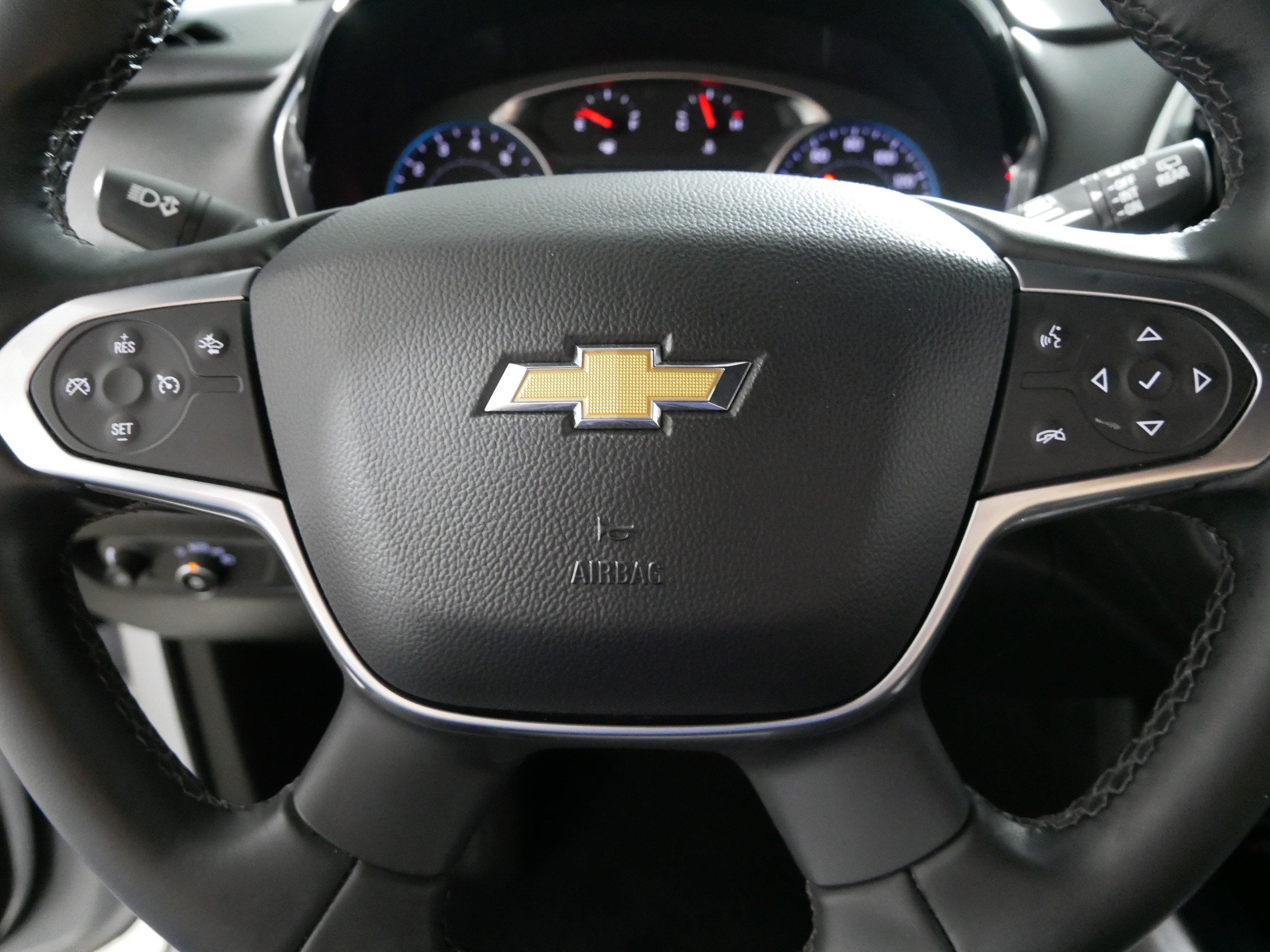 Used 2023 Chevrolet Traverse LT FWD image 25