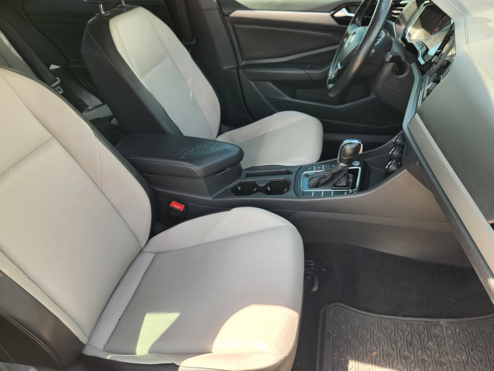 Used 2019 Volkswagen Jetta R-Line FWD image 16