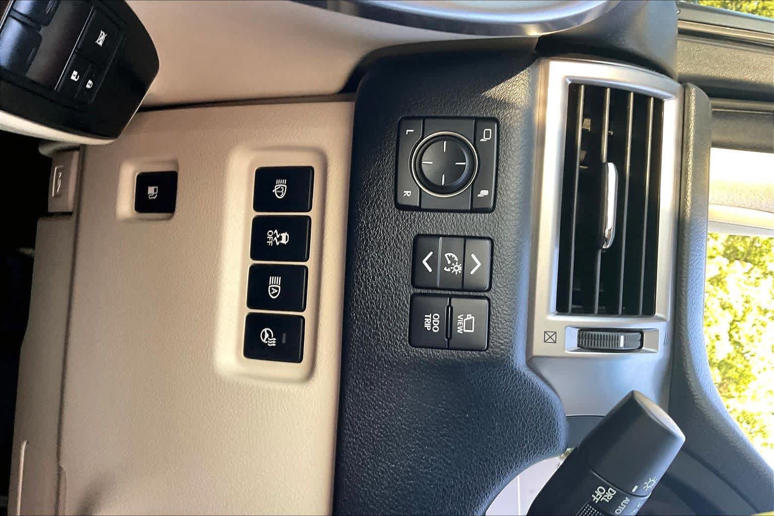 Used 2022 Lexus GX 460 Luxury w/ Sport Design Package AWD/4WD image 34