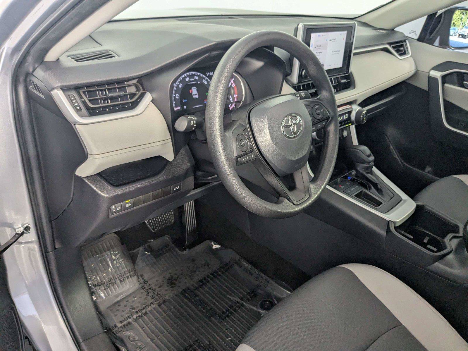 Used 2025 Toyota RAV4 XLE w/ Convenience Package FWD image 13